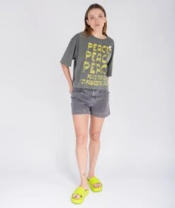 PASADENA" Crop Crooper Pepper Tee Shirt -Newtone Brand newtone brand ss25 crooper pepper pasadena 3